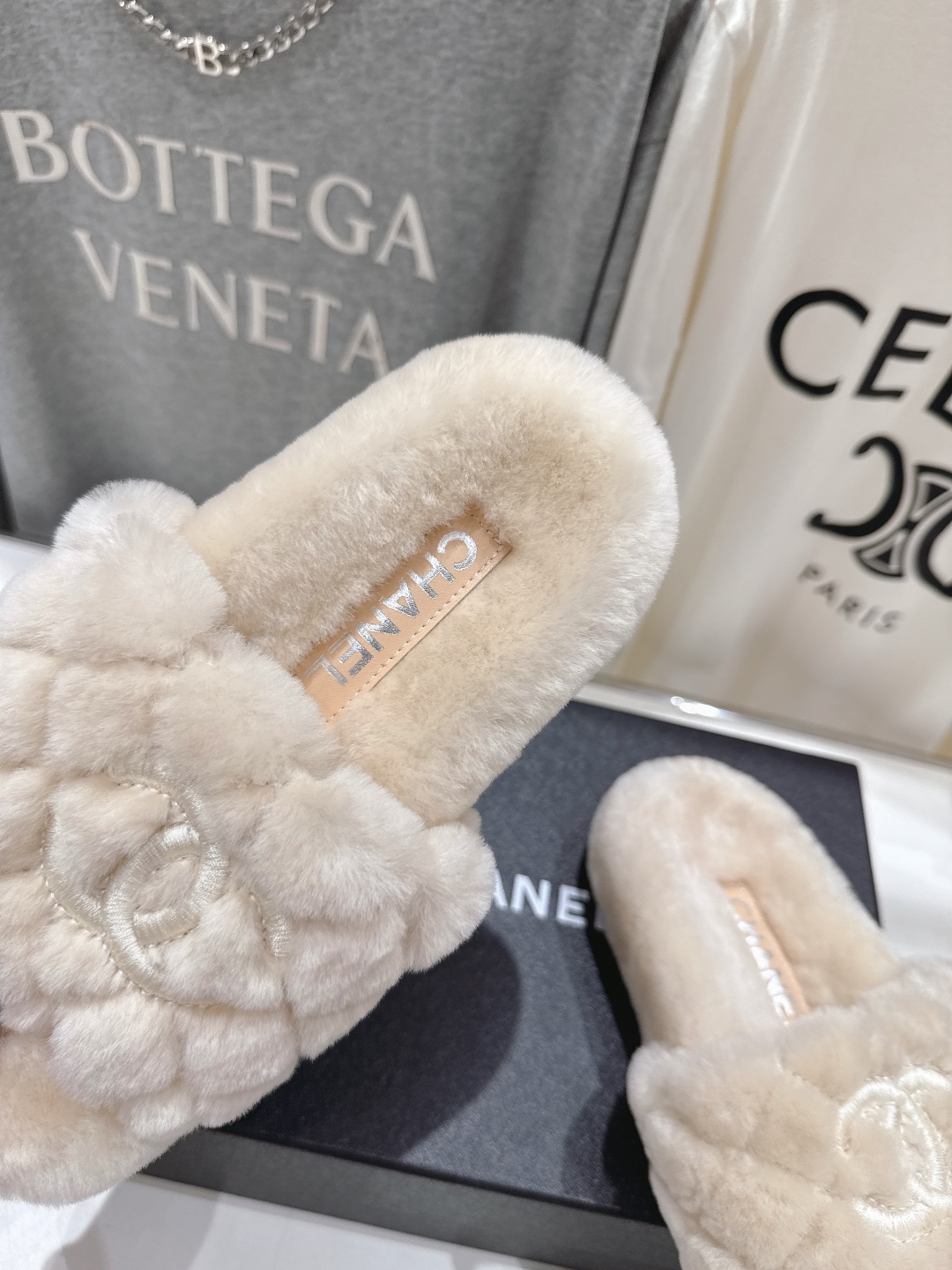 高版本出厂
 官网同步.新品毛拖/顶级版本CHANEL*小香2025ss独家爆款系列毛毛拖鞋！秋冬宝藏时