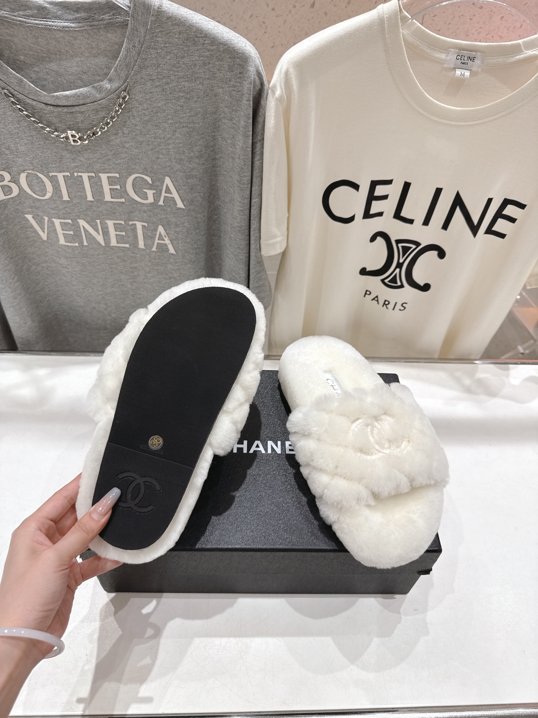 高版本出厂
 官网同步.新品毛拖/顶级版本CHANEL*小香2025ss独家爆款系列毛毛拖鞋！秋冬宝藏时