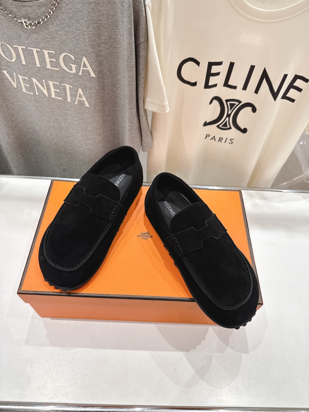 高版本出厂  男码+10
   Hermes/爱马仕H家25ss新品情侣款休闲鞋乐福鞋
经典休闲风格，经