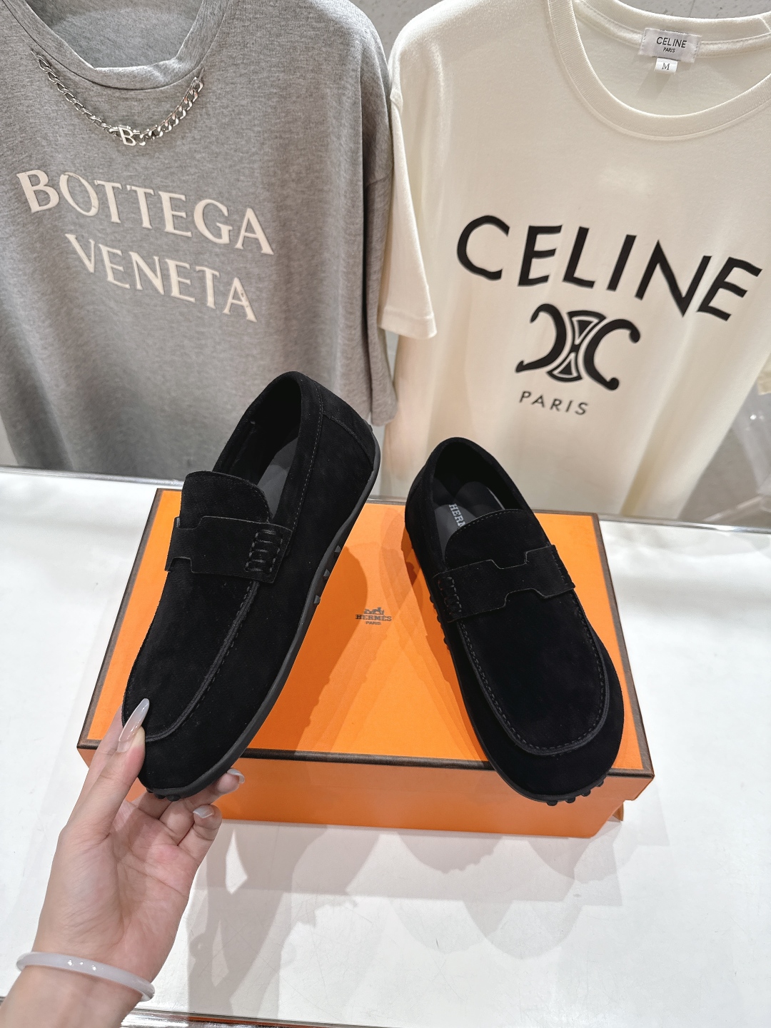 高版本出厂  男码+10
   Hermes/爱马仕H家25ss新品情侣款休闲鞋乐福鞋
经典休闲风格，经