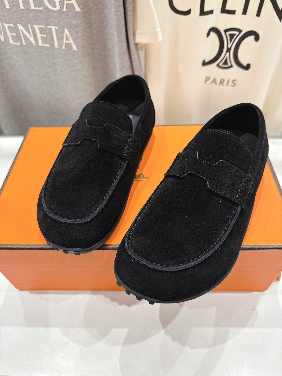 高版本出厂  男码+10
   Hermes/爱马仕H家25ss新品情侣款休闲鞋乐福鞋
经典休闲风格，经