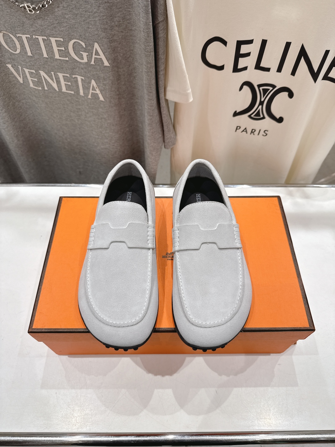 高版本出厂  男码+10
   Hermes/爱马仕H家25ss新品情侣款休闲鞋乐福鞋
经典休闲风格，经