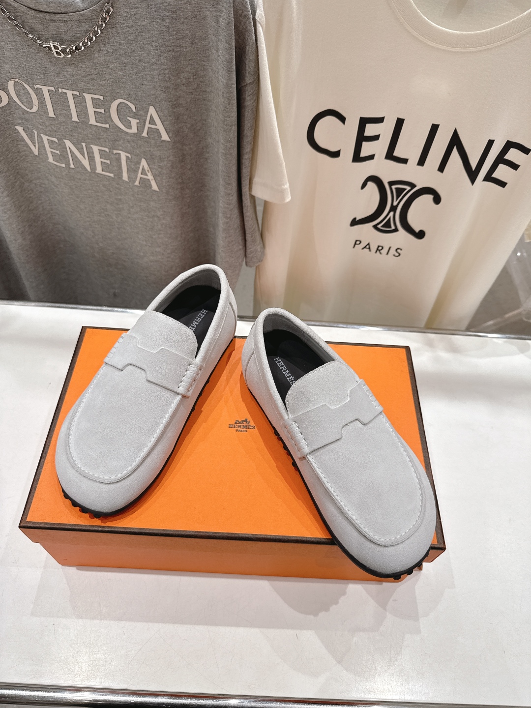 高版本出厂  男码+10
   Hermes/爱马仕H家25ss新品情侣款休闲鞋乐福鞋
经典休闲风格，经