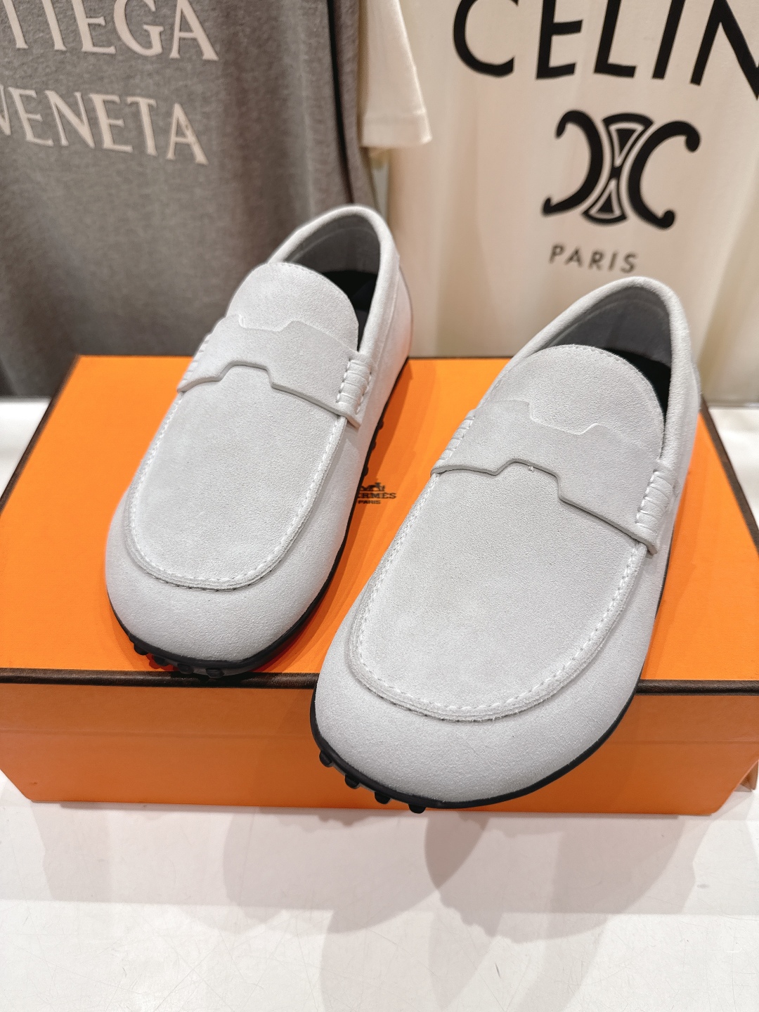 高版本出厂  男码+10
   Hermes/爱马仕H家25ss新品情侣款休闲鞋乐福鞋
经典休闲风格，经