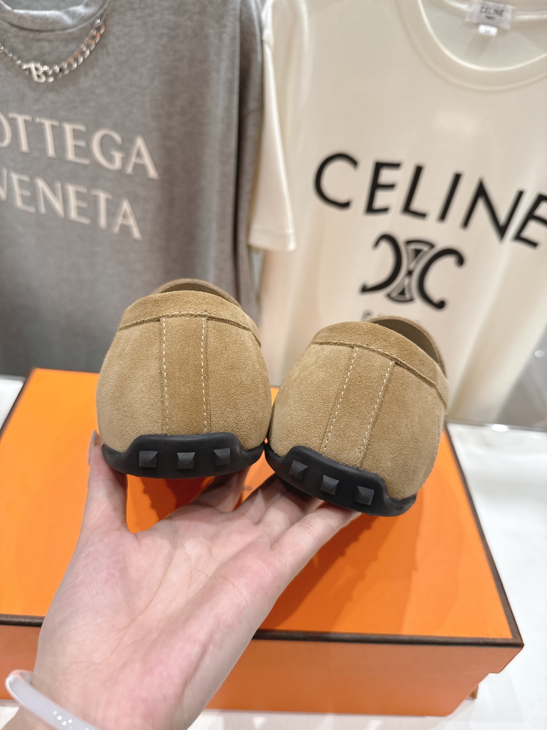 高版本出厂  男码+10
   Hermes/爱马仕H家25ss新品情侣款休闲鞋乐福鞋
经典休闲风格，经