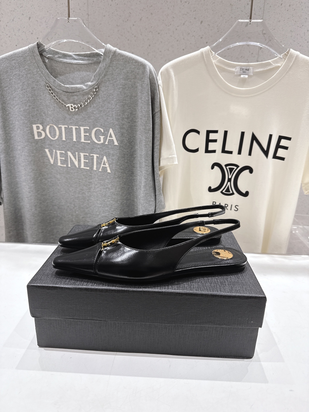 高版本出厂
   SAINT LAURENT/圣罗兰YSL🆕 25ss早秋大热全新平底单鞋！
经典Cas