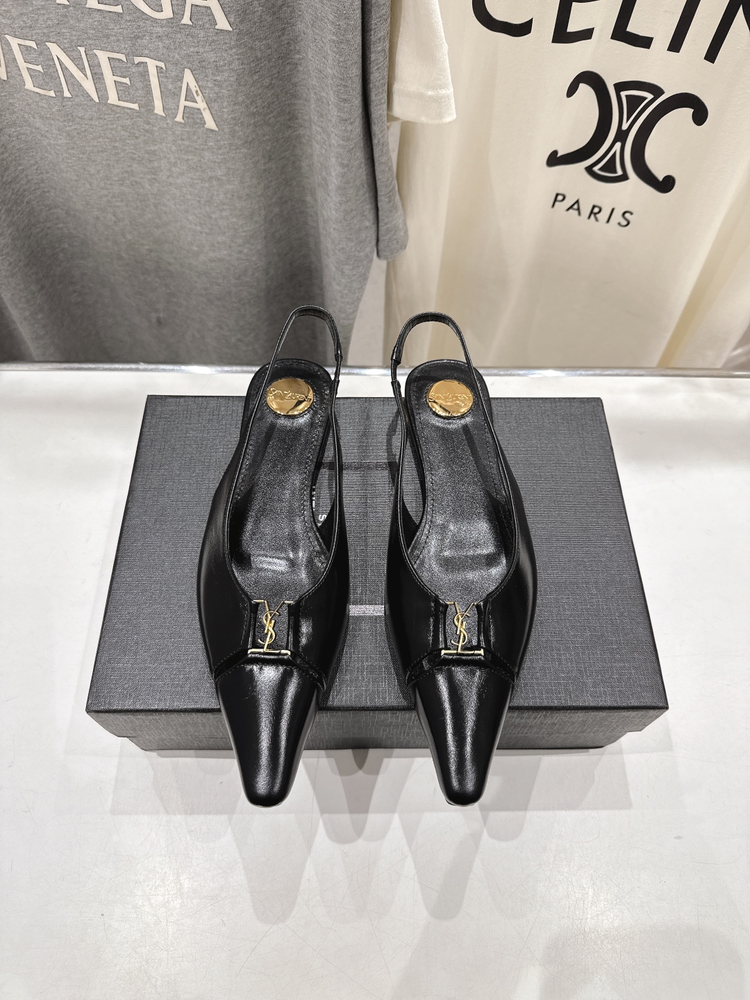 高版本出厂
   SAINT LAURENT/圣罗兰YSL🆕 25ss早秋大热全新平底单鞋！
经典Cas