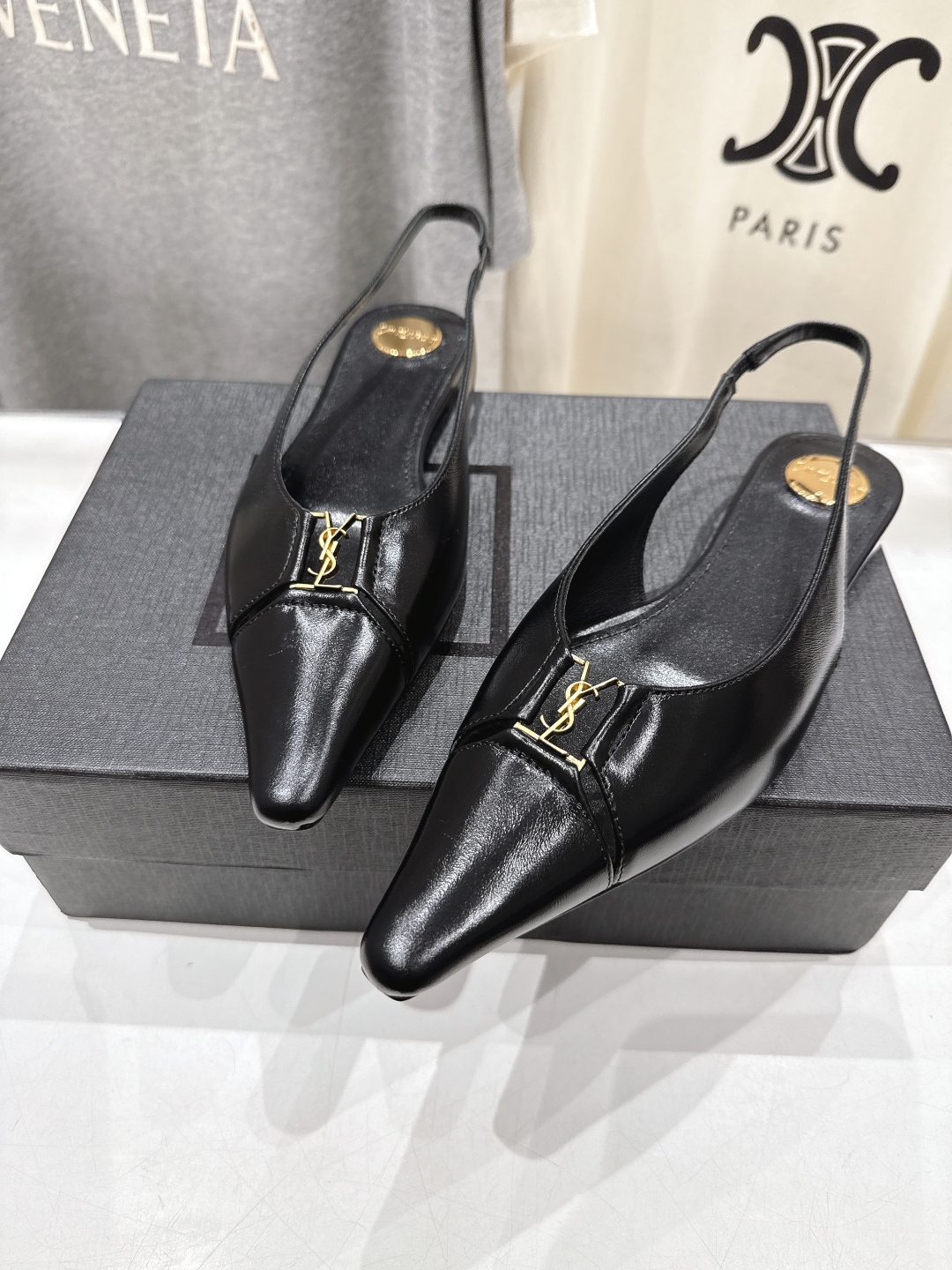 高版本出厂
   SAINT LAURENT/圣罗兰YSL🆕 25ss早秋大热全新平底单鞋！
经典Cas