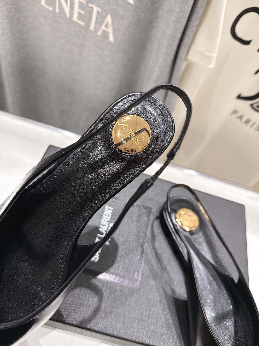 高版本出厂
   SAINT LAURENT/圣罗兰YSL🆕 25ss早秋大热全新平底单鞋！
经典Cas