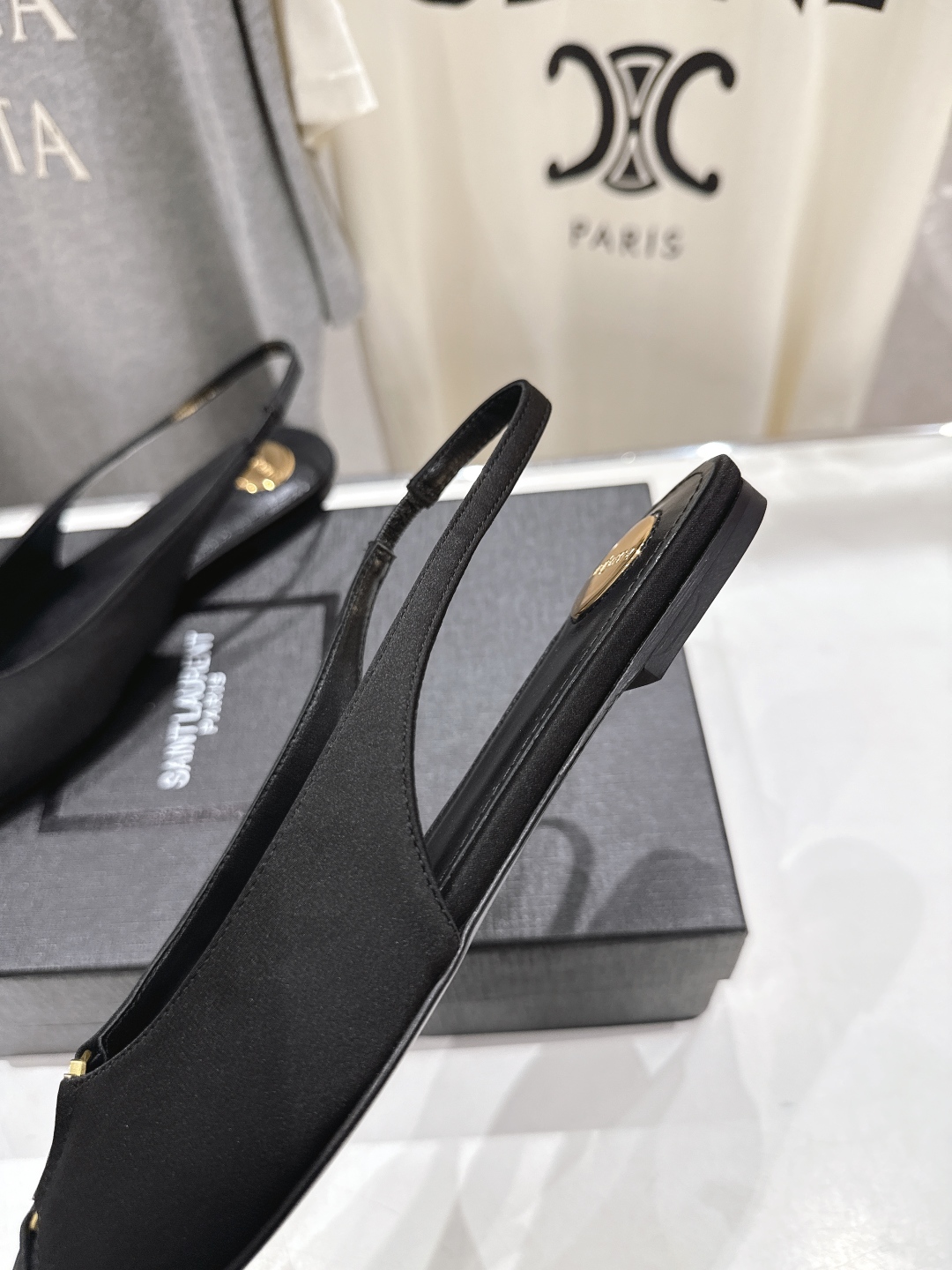 高版本出厂
   SAINT LAURENT/圣罗兰YSL🆕 25ss早秋大热全新平底单鞋！
经典Cas