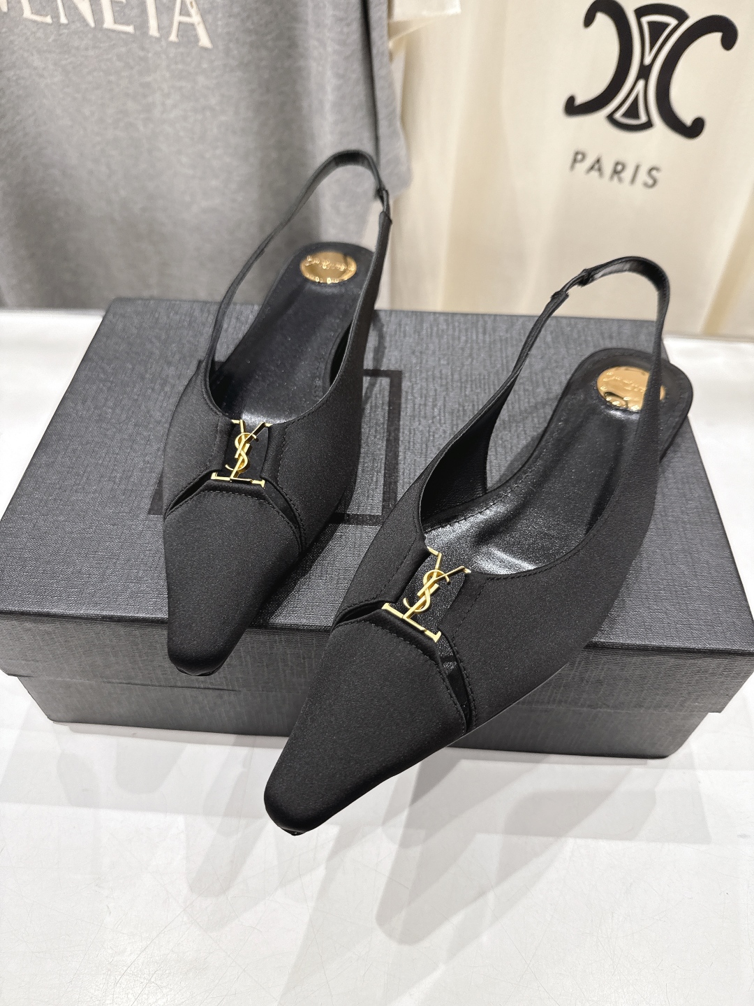 高版本出厂
   SAINT LAURENT/圣罗兰YSL🆕 25ss早秋大热全新平底单鞋！
经典Cas