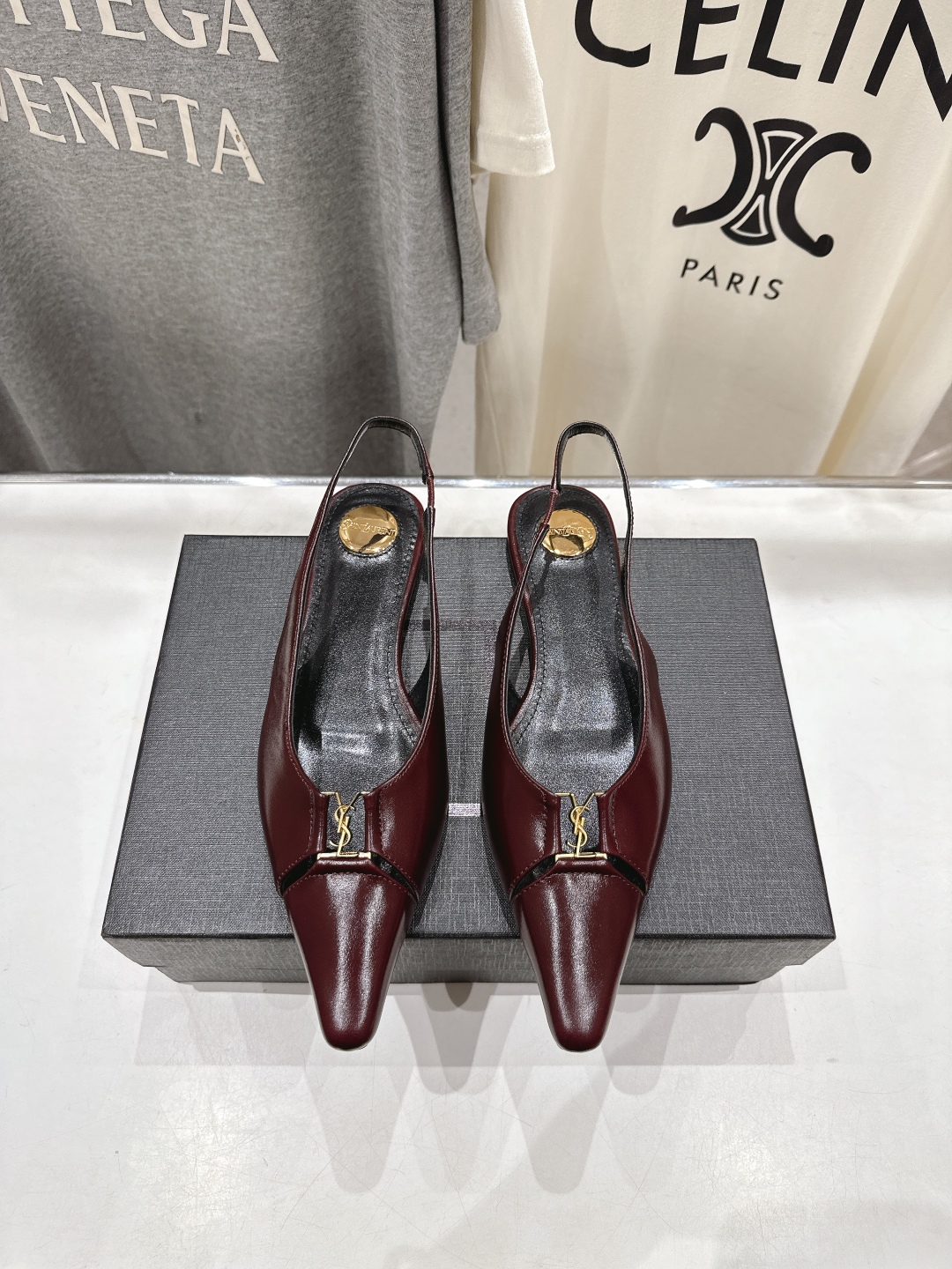 高版本出厂
   SAINT LAURENT/圣罗兰YSL🆕 25ss早秋大热全新平底单鞋！
经典Cas
