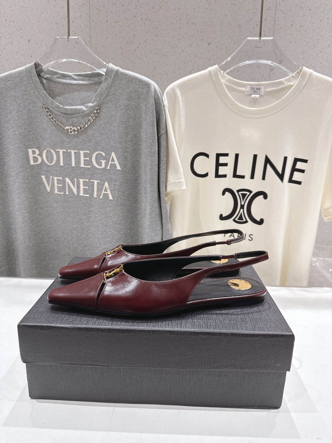 高版本出厂
   SAINT LAURENT/圣罗兰YSL🆕 25ss早秋大热全新平底单鞋！
经典Cas