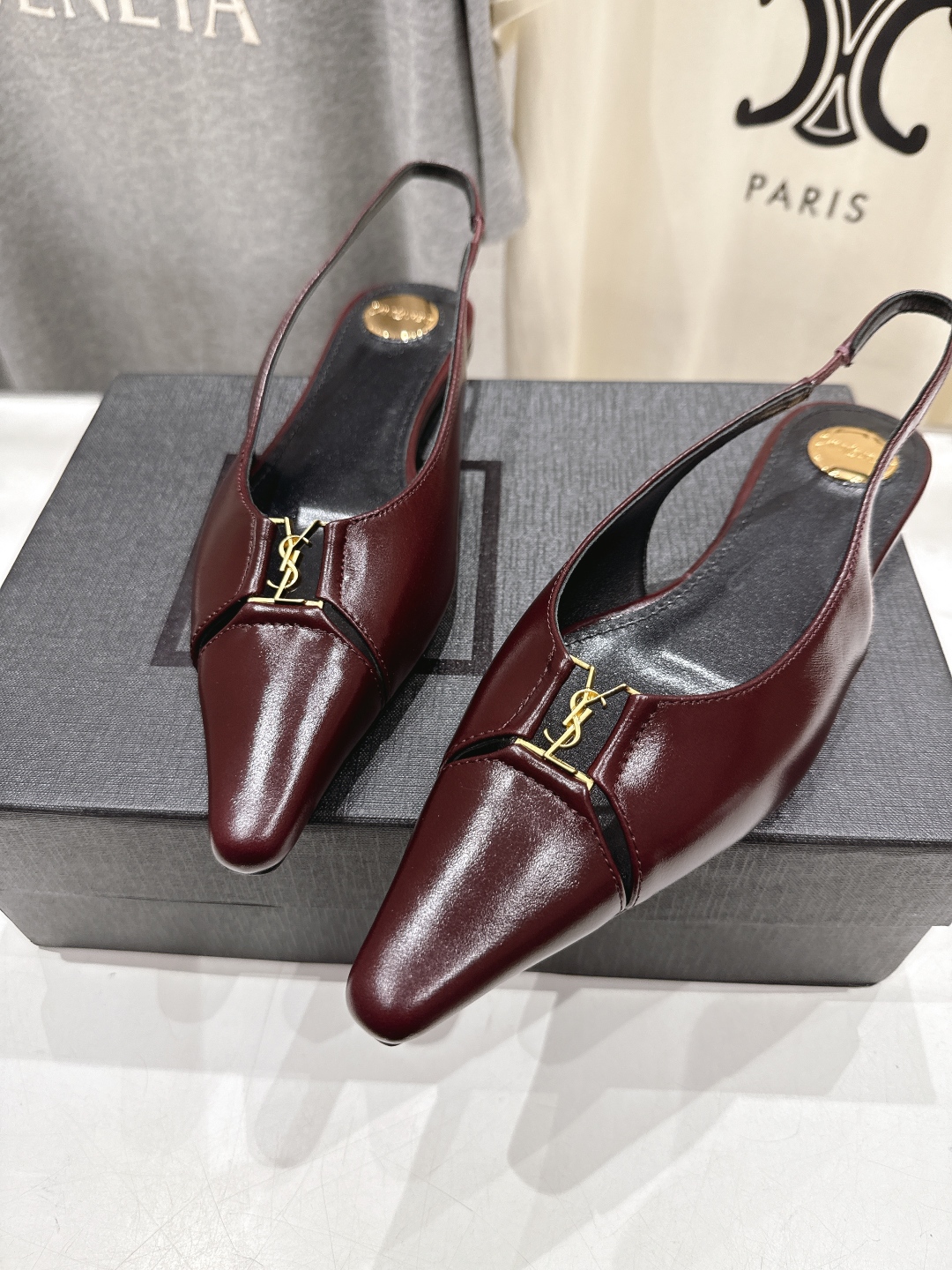 高版本出厂
   SAINT LAURENT/圣罗兰YSL🆕 25ss早秋大热全新平底单鞋！
经典Cas