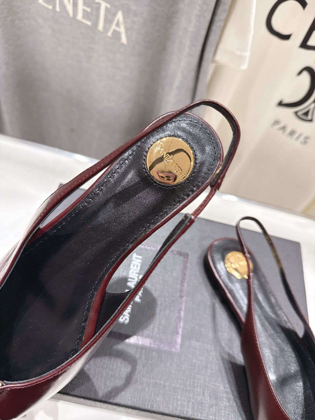 高版本出厂
   SAINT LAURENT/圣罗兰YSL🆕 25ss早秋大热全新平底单鞋！
经典Cas