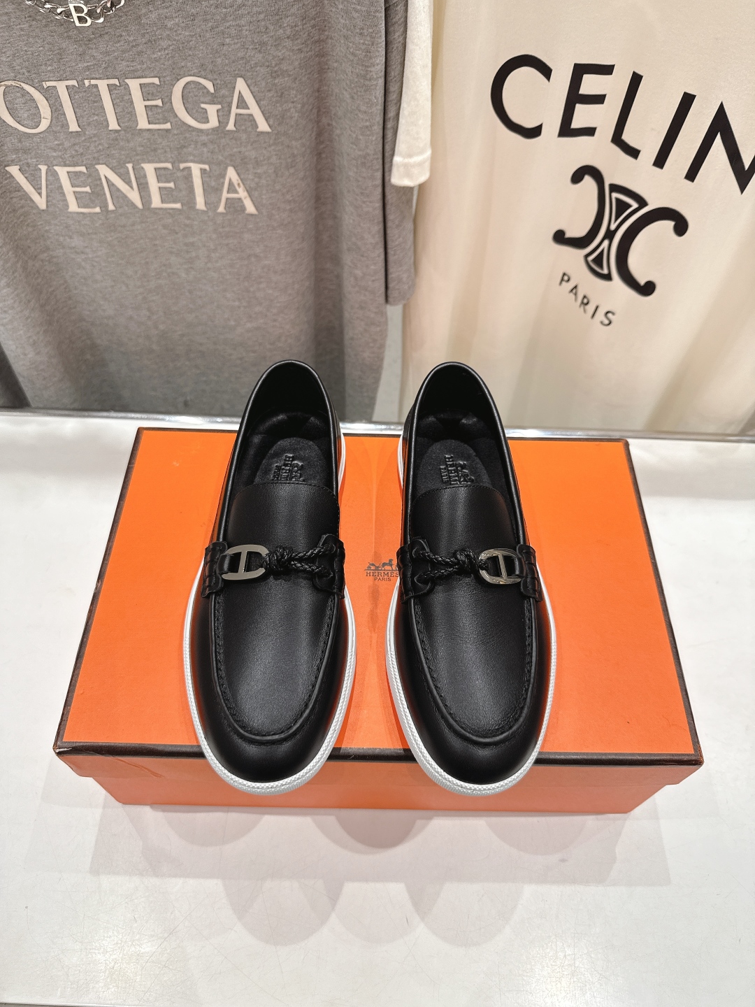 高版本出厂  男码+10
   Hermes/爱马仕H家25ss新品情侣款休闲鞋乐福鞋
经典休闲风格，经