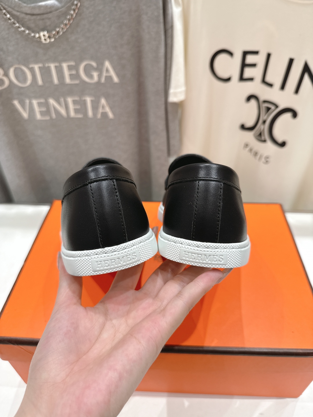 高版本出厂  男码+10
   Hermes/爱马仕H家25ss新品情侣款休闲鞋乐福鞋
经典休闲风格，经