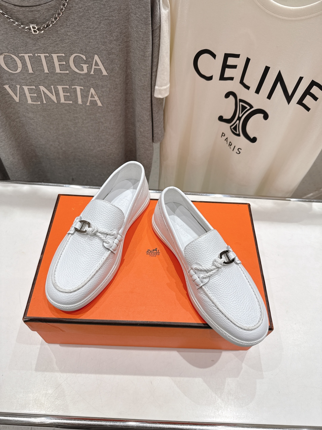 高版本出厂  男码+10
   Hermes/爱马仕H家25ss新品情侣款休闲鞋乐福鞋
经典休闲风格，经