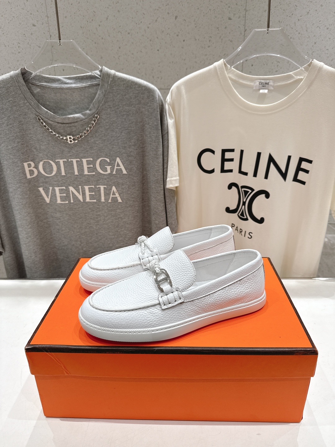 高版本出厂  男码+10
   Hermes/爱马仕H家25ss新品情侣款休闲鞋乐福鞋
经典休闲风格，经