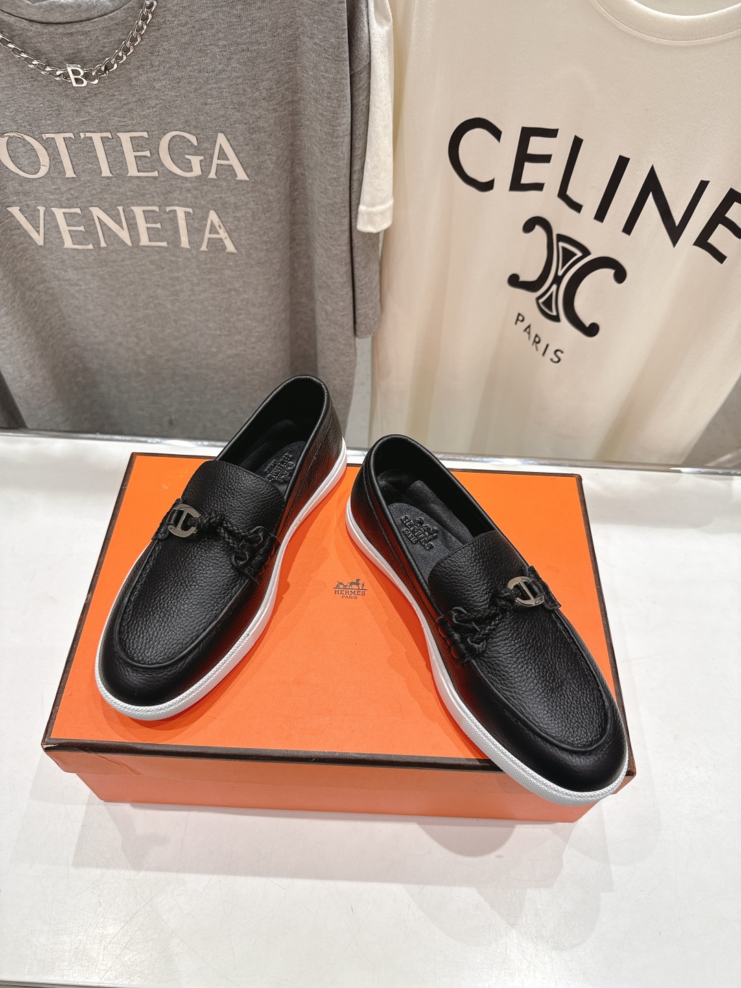 高版本出厂  男码+10
   Hermes/爱马仕H家25ss新品情侣款休闲鞋乐福鞋
经典休闲风格，经