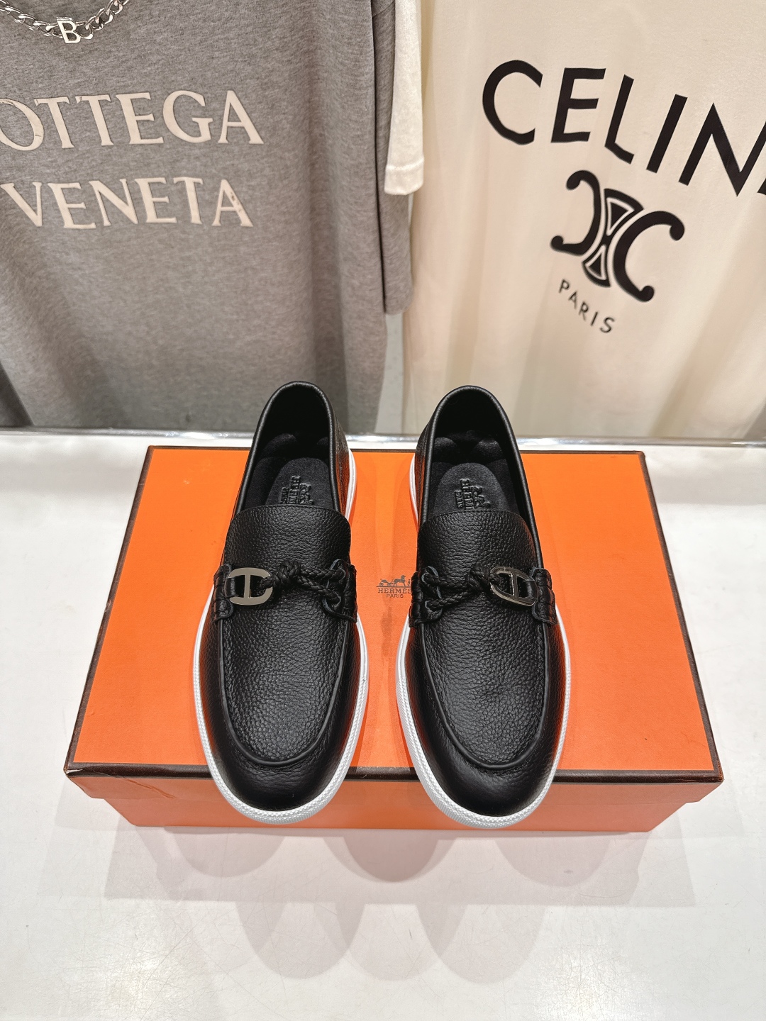 高版本出厂  男码+10
   Hermes/爱马仕H家25ss新品情侣款休闲鞋乐福鞋
经典休闲风格，经