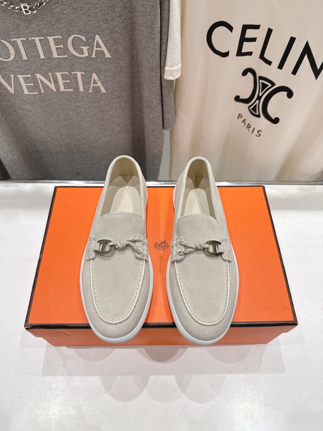 高版本出厂  男码+10
   Hermes/爱马仕H家25ss新品情侣款休闲鞋乐福鞋
经典休闲风格，经