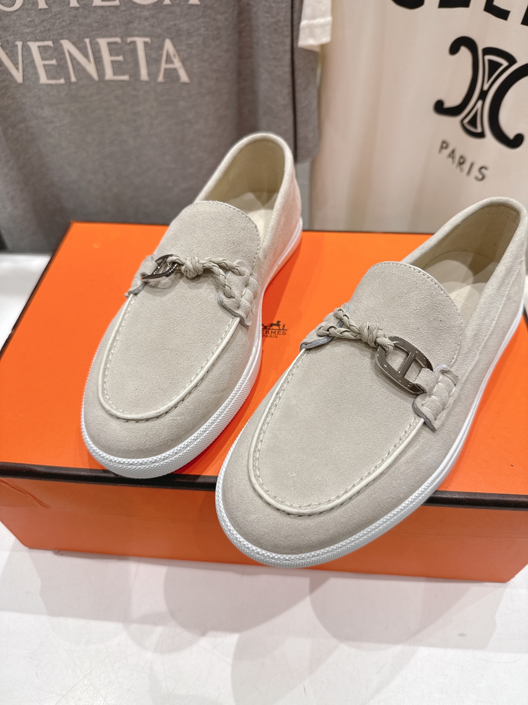 高版本出厂  男码+10
   Hermes/爱马仕H家25ss新品情侣款休闲鞋乐福鞋
经典休闲风格，经