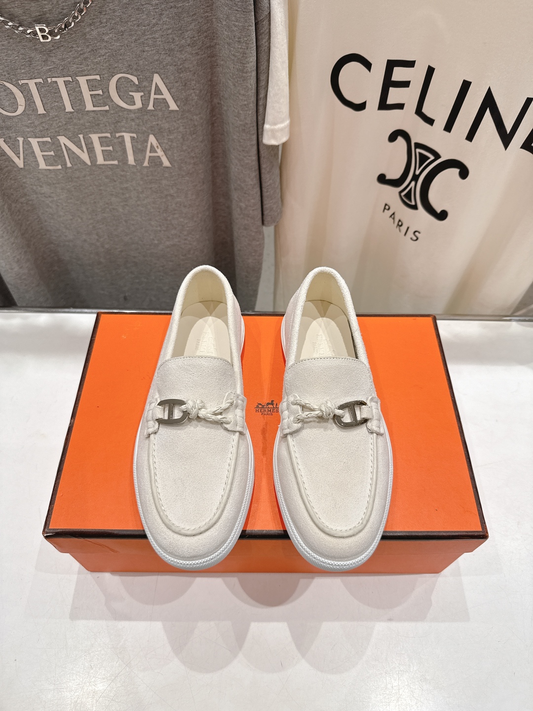 高版本出厂  男码+10
   Hermes/爱马仕H家25ss新品情侣款休闲鞋乐福鞋
经典休闲风格，经