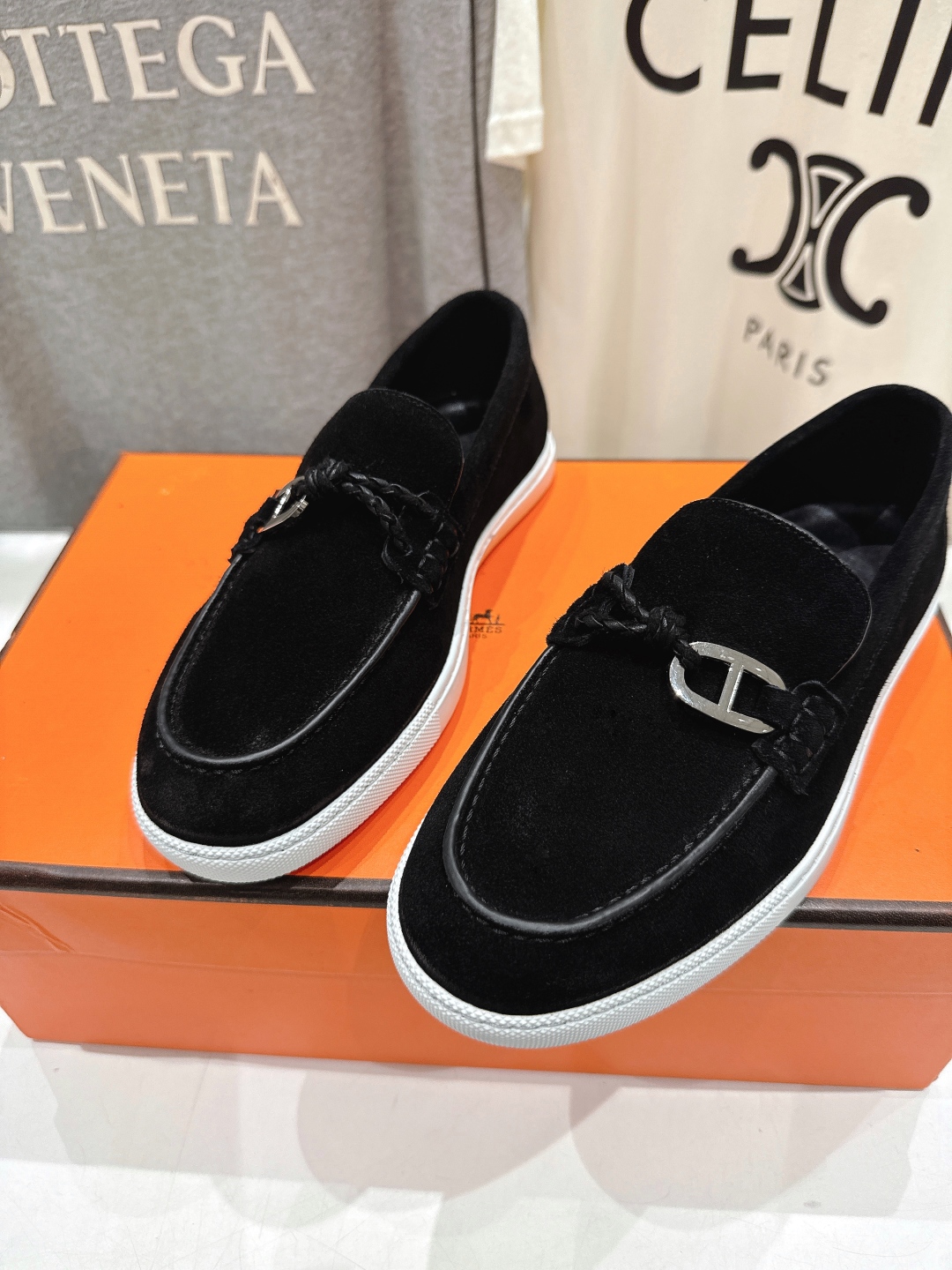 高版本出厂  男码+10
   Hermes/爱马仕H家25ss新品情侣款休闲鞋乐福鞋
经典休闲风格，经