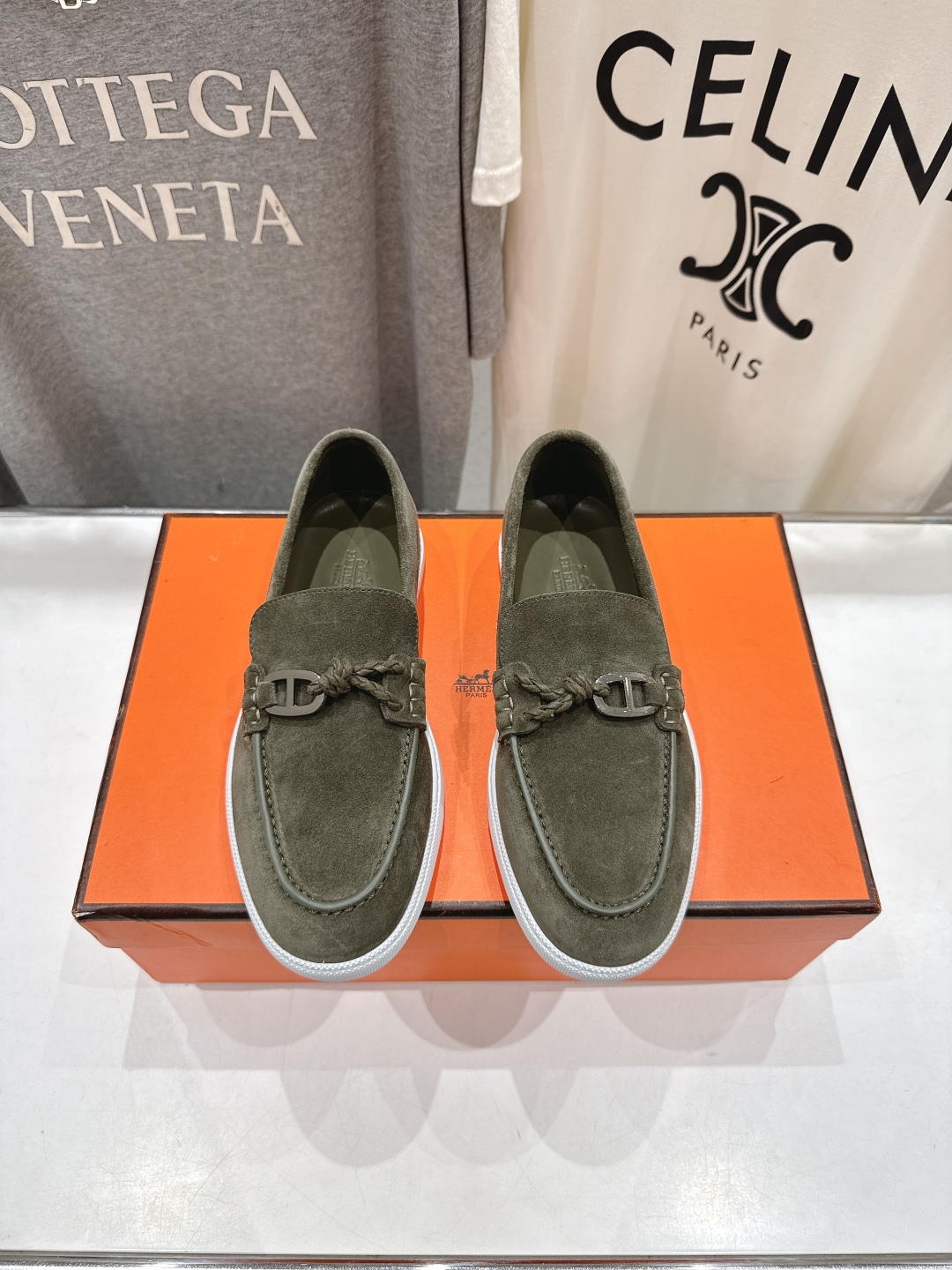 高版本出厂  男码+10
   Hermes/爱马仕H家25ss新品情侣款休闲鞋乐福鞋
经典休闲风格，经