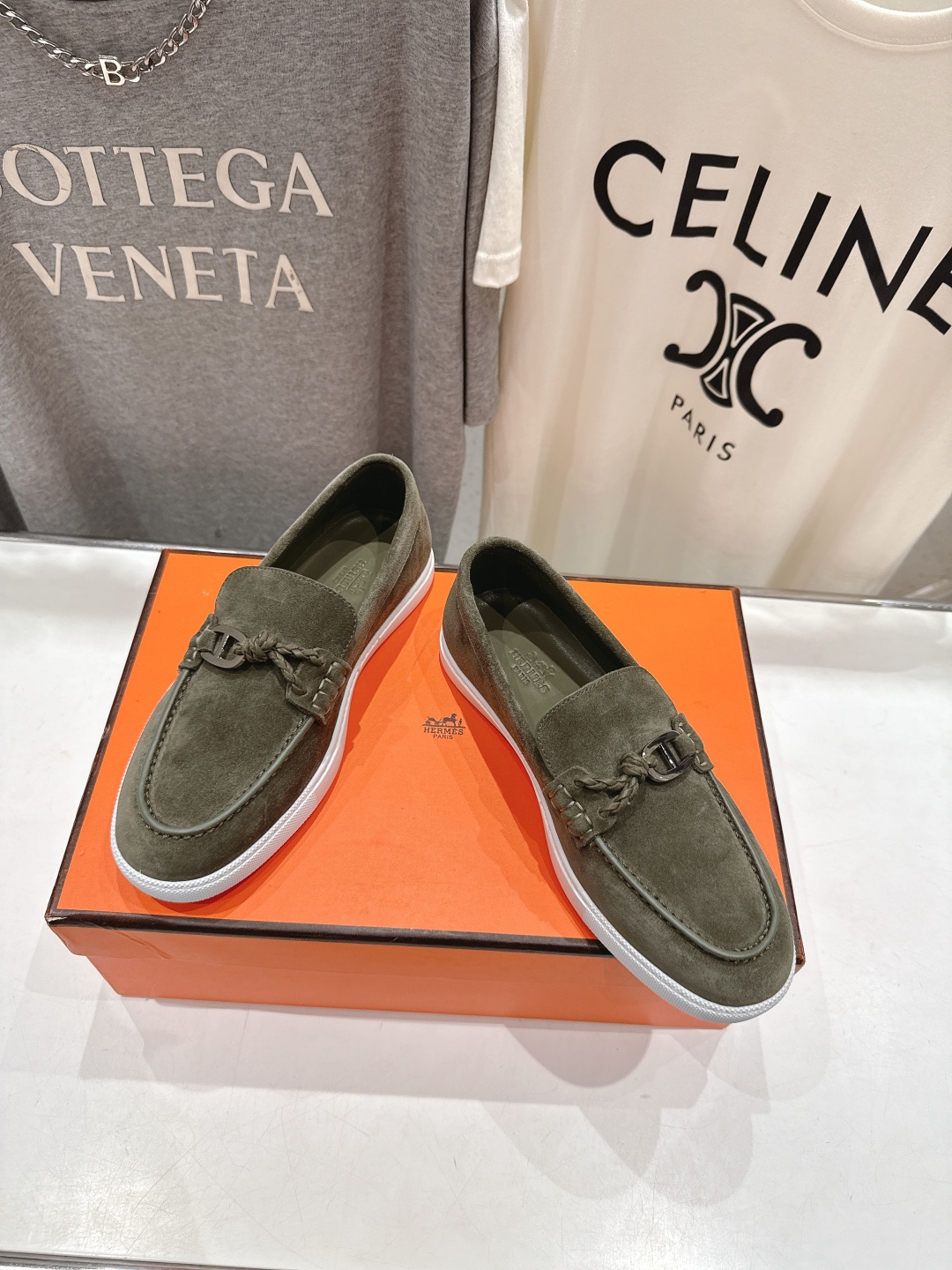 高版本出厂  男码+10
   Hermes/爱马仕H家25ss新品情侣款休闲鞋乐福鞋
经典休闲风格，经