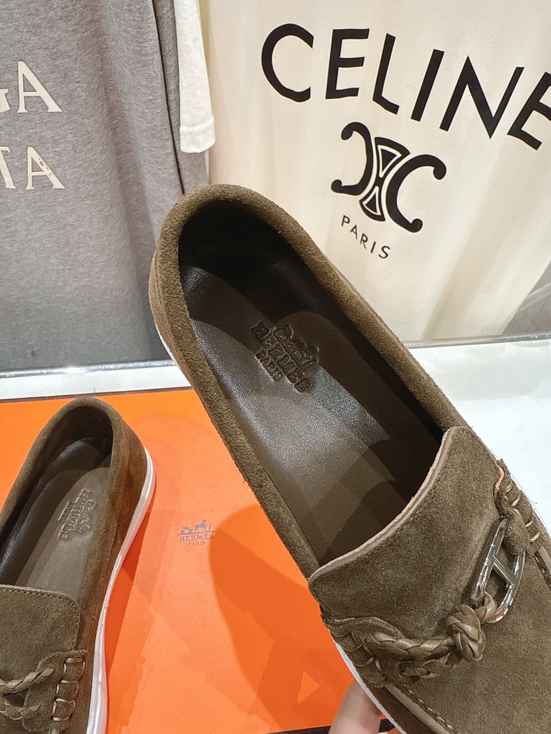 高版本出厂  男码+10
   Hermes/爱马仕H家25ss新品情侣款休闲鞋乐福鞋
经典休闲风格，经