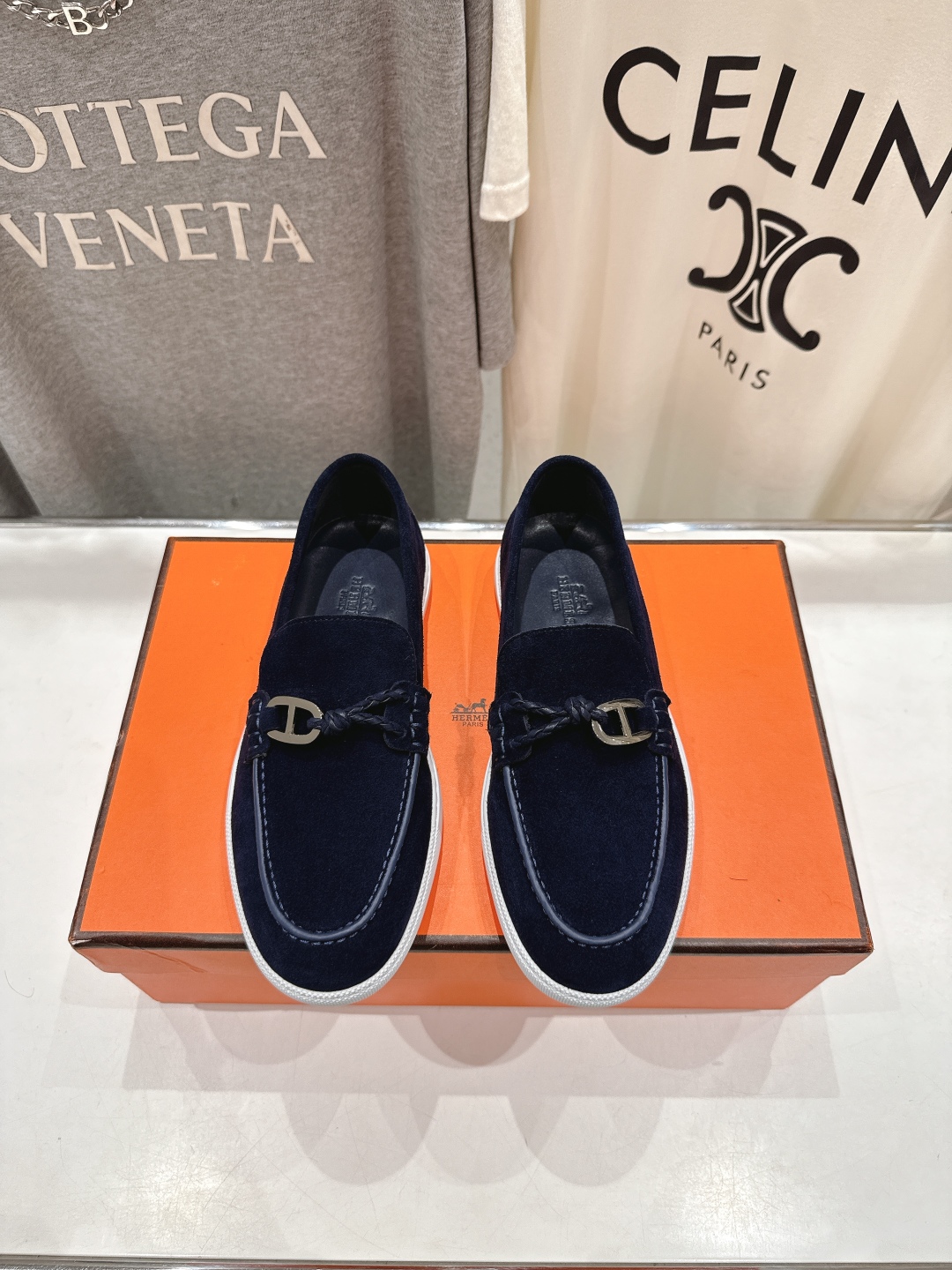 高版本出厂  男码+10
   Hermes/爱马仕H家25ss新品情侣款休闲鞋乐福鞋
经典休闲风格，经