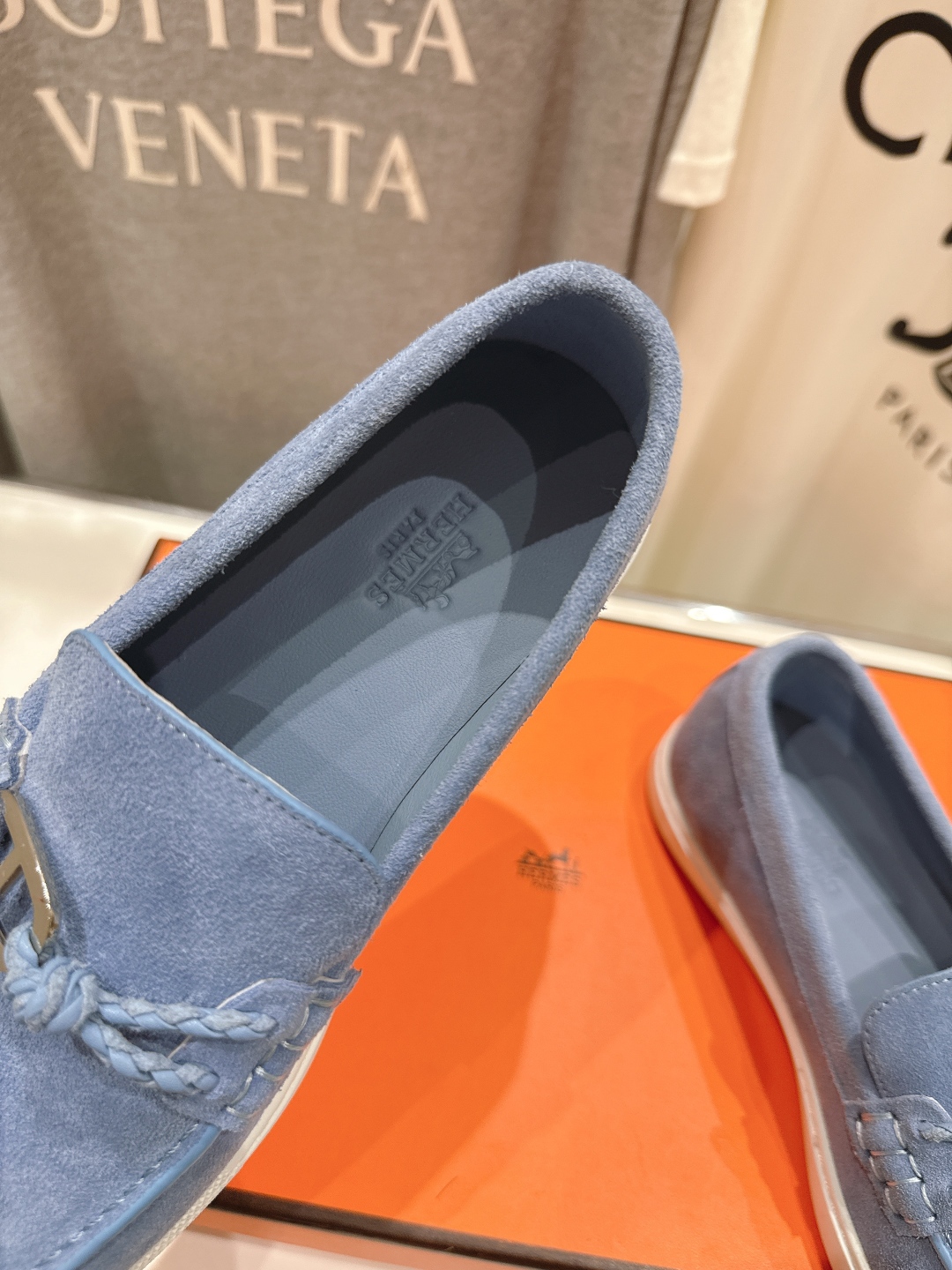 高版本出厂  男码+10
   Hermes/爱马仕H家25ss新品情侣款休闲鞋乐福鞋
经典休闲风格，经