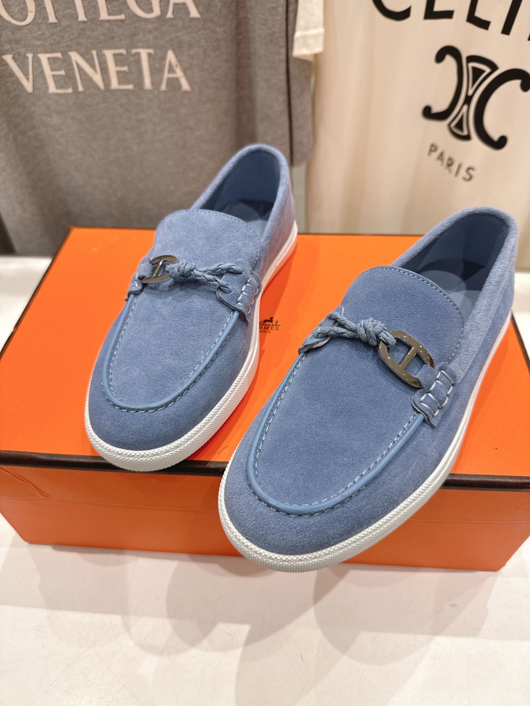 高版本出厂  男码+10
   Hermes/爱马仕H家25ss新品情侣款休闲鞋乐福鞋
经典休闲风格，经