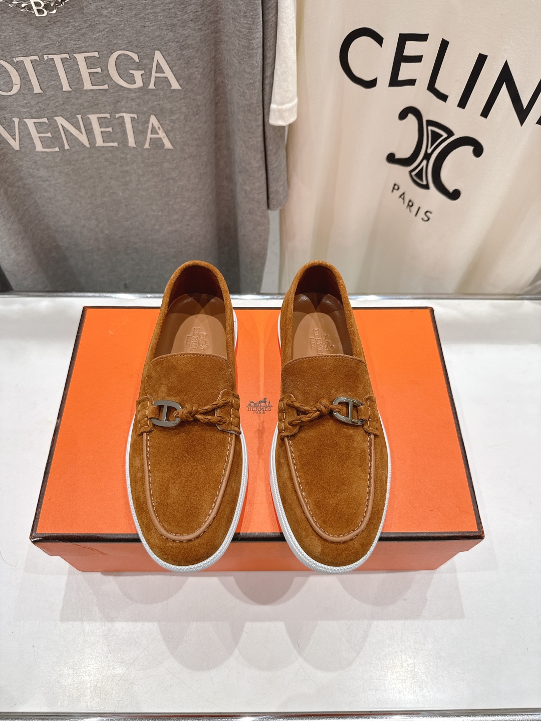 高版本出厂  男码+10
   Hermes/爱马仕H家25ss新品情侣款休闲鞋乐福鞋
经典休闲风格，经