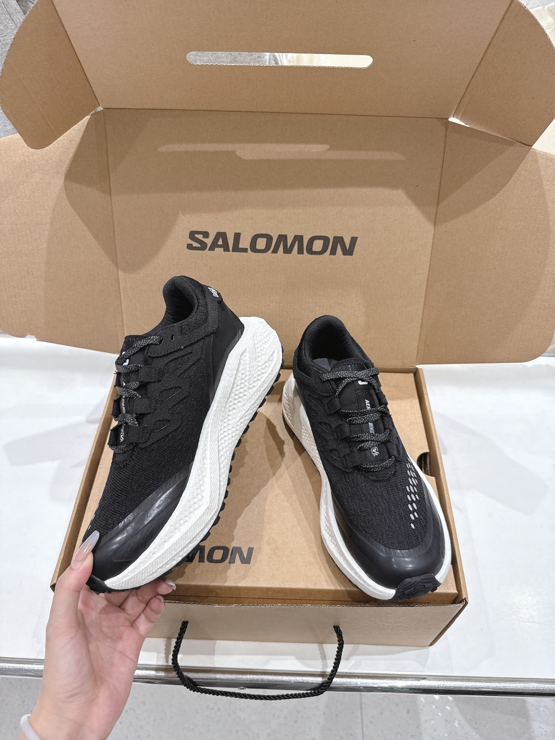 高版本出厂  情侣款
 Salomon萨洛蒙～2025ss最新款休闲运动鞋厚底登山德比鞋跑步鞋
搭配Sa