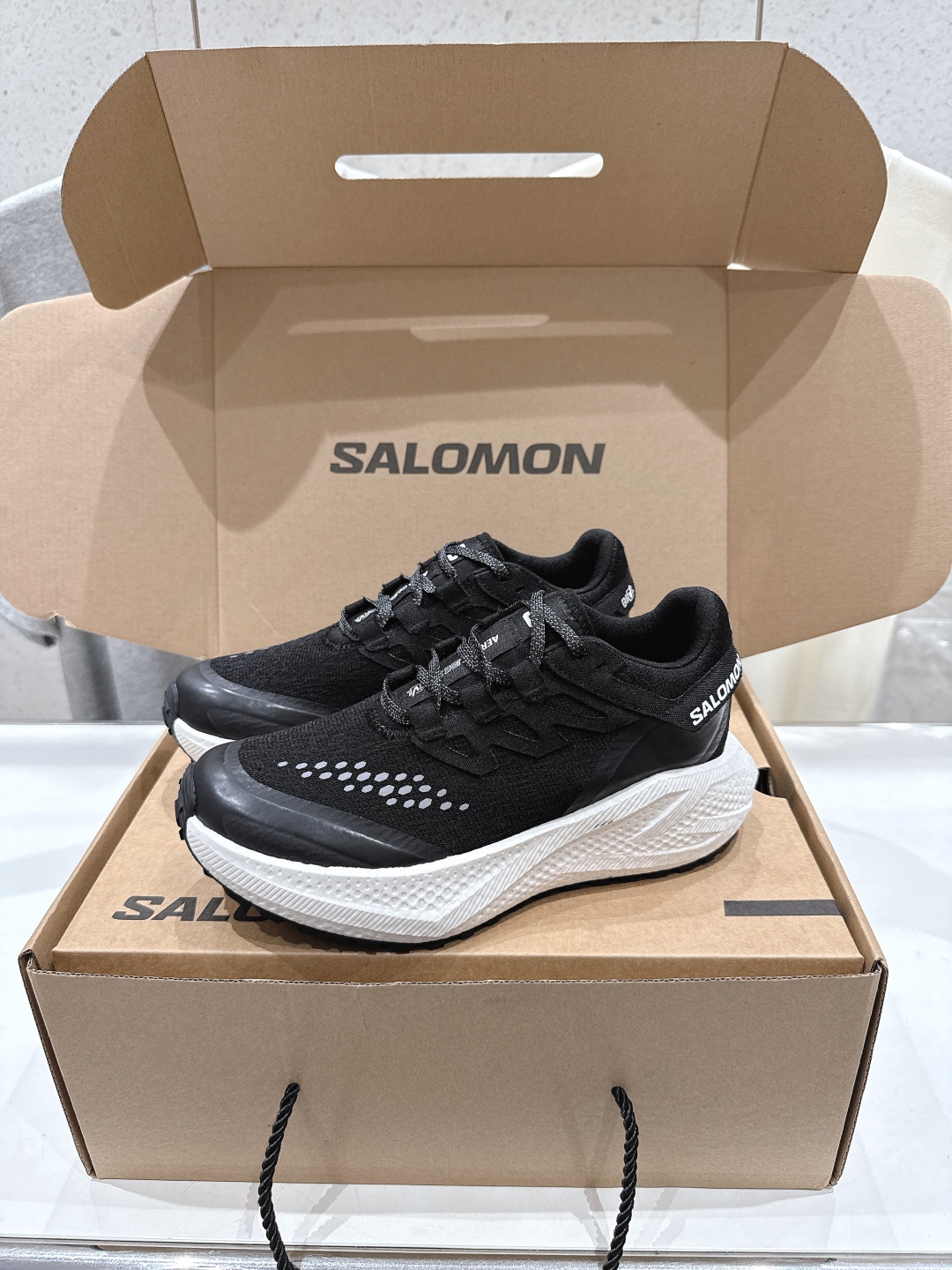 高版本出厂  情侣款
 Salomon萨洛蒙～2025ss最新款休闲运动鞋厚底登山德比鞋跑步鞋
搭配Sa