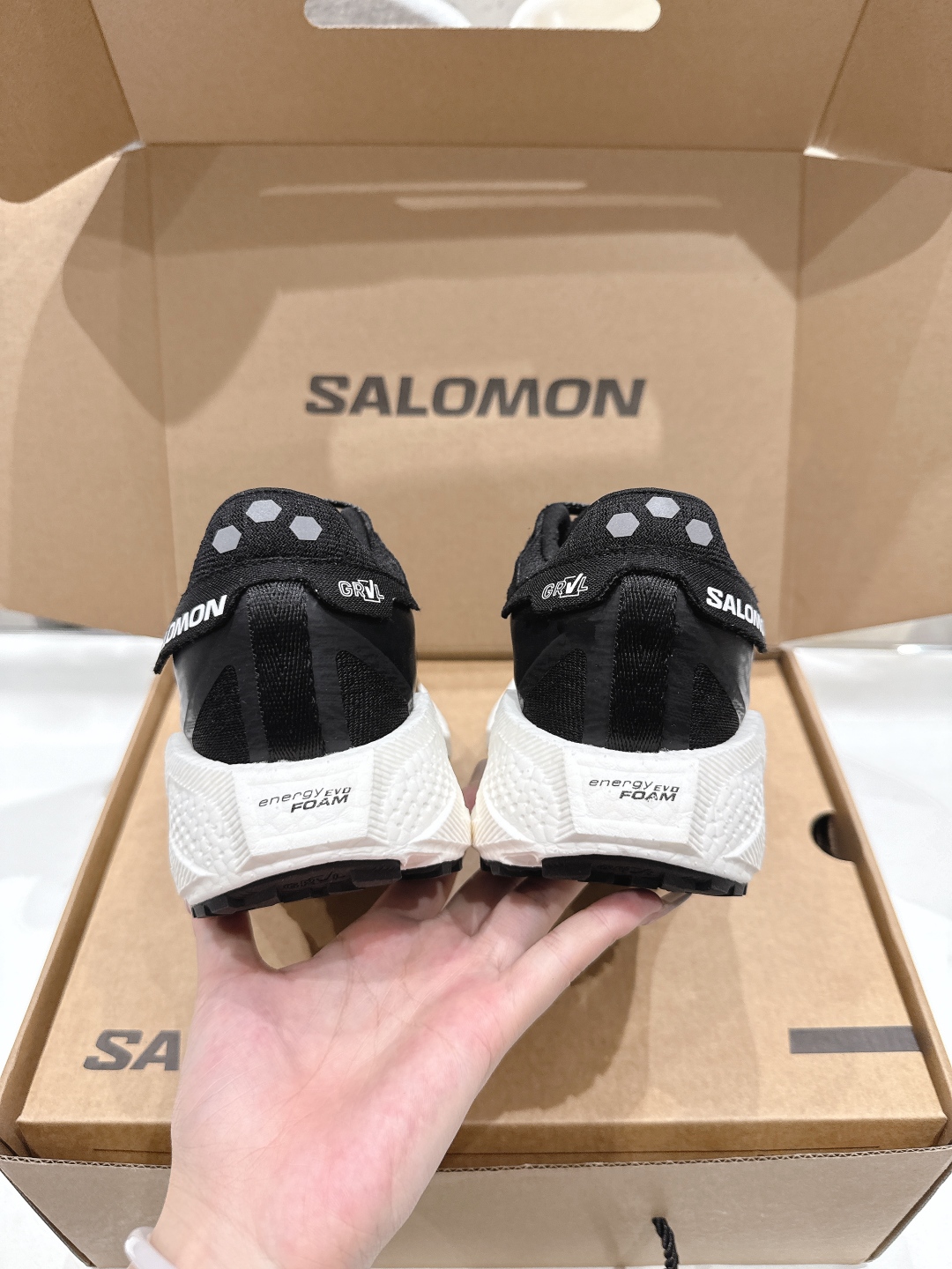 高版本出厂  情侣款
 Salomon萨洛蒙～2025ss最新款休闲运动鞋厚底登山德比鞋跑步鞋
搭配Sa
