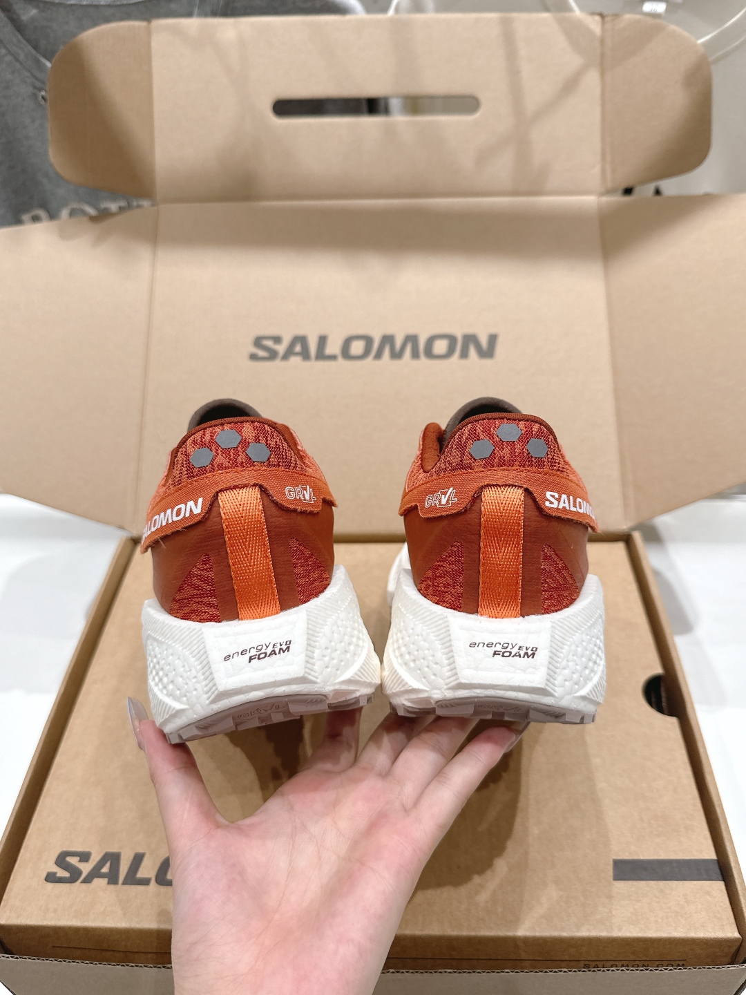 高版本出厂  情侣款
 Salomon萨洛蒙～2025ss最新款休闲运动鞋厚底登山德比鞋跑步鞋
搭配Sa