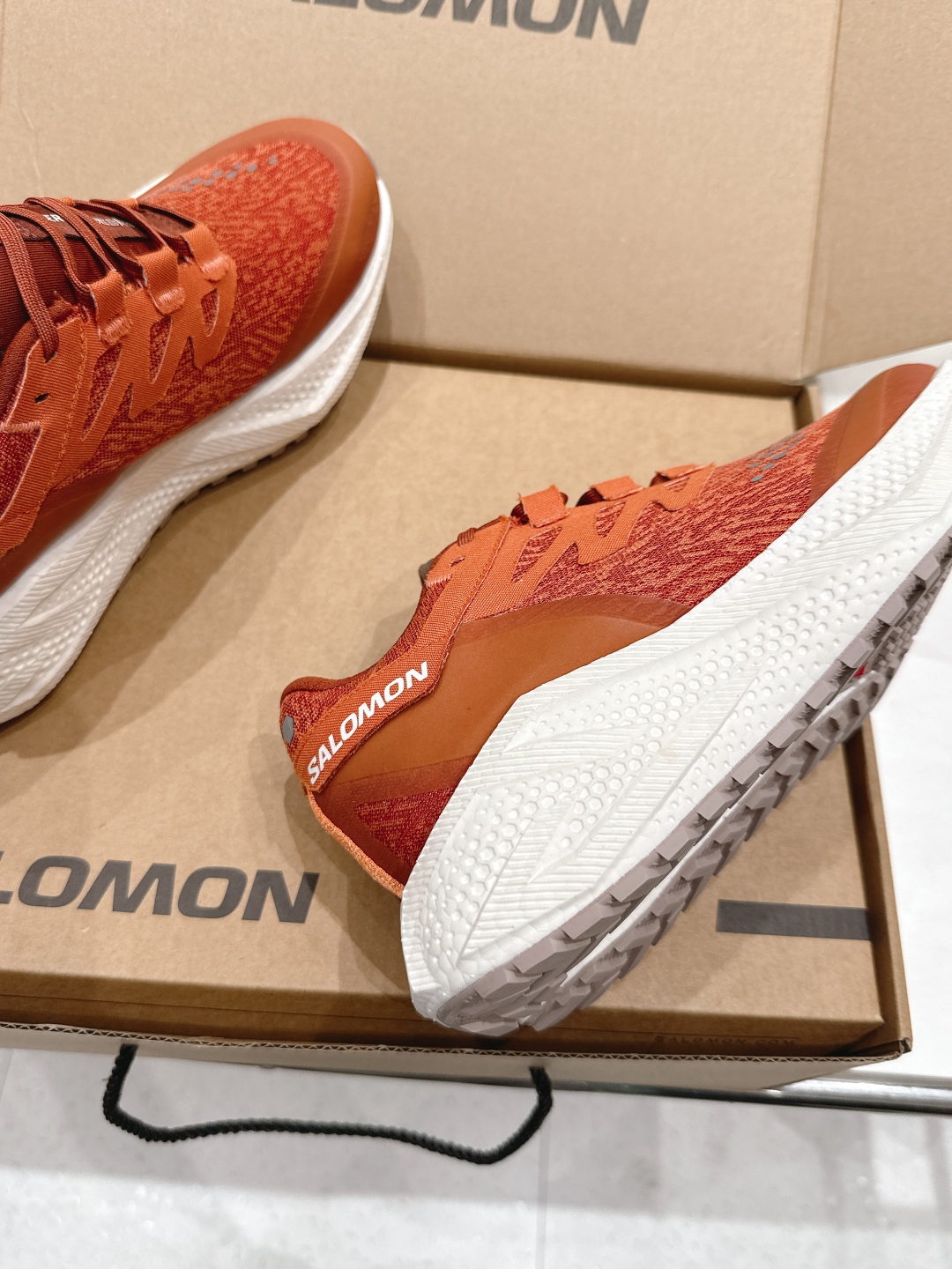 高版本出厂  情侣款
 Salomon萨洛蒙～2025ss最新款休闲运动鞋厚底登山德比鞋跑步鞋
搭配Sa