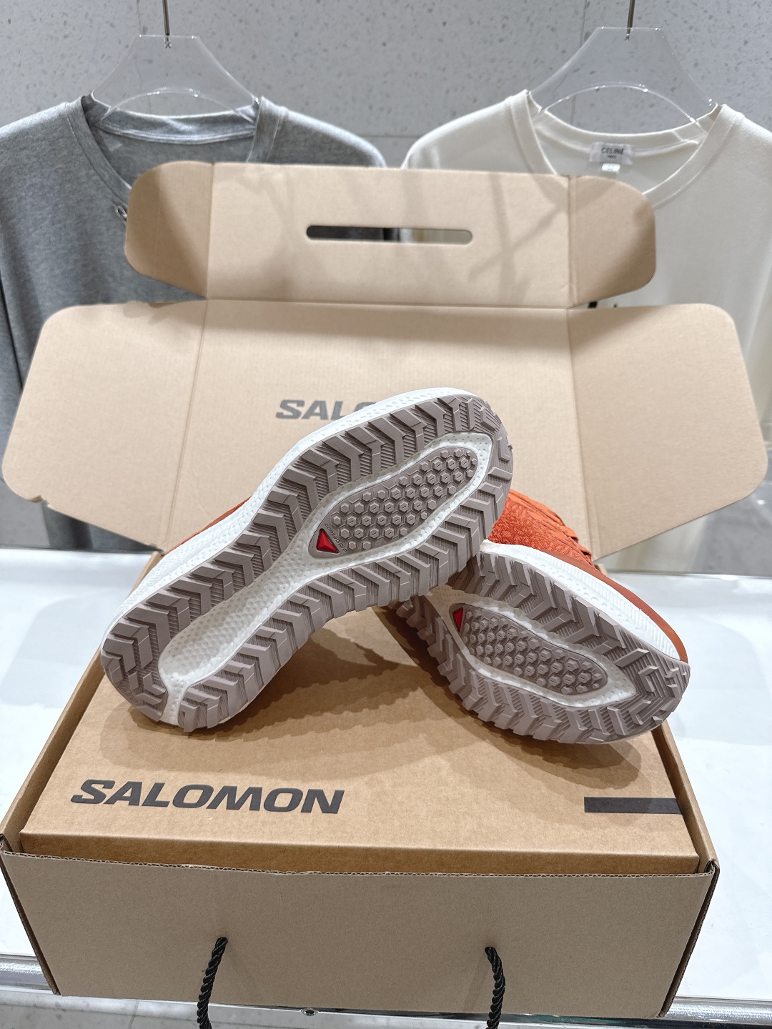 高版本出厂  情侣款
 Salomon萨洛蒙～2025ss最新款休闲运动鞋厚底登山德比鞋跑步鞋
搭配Sa