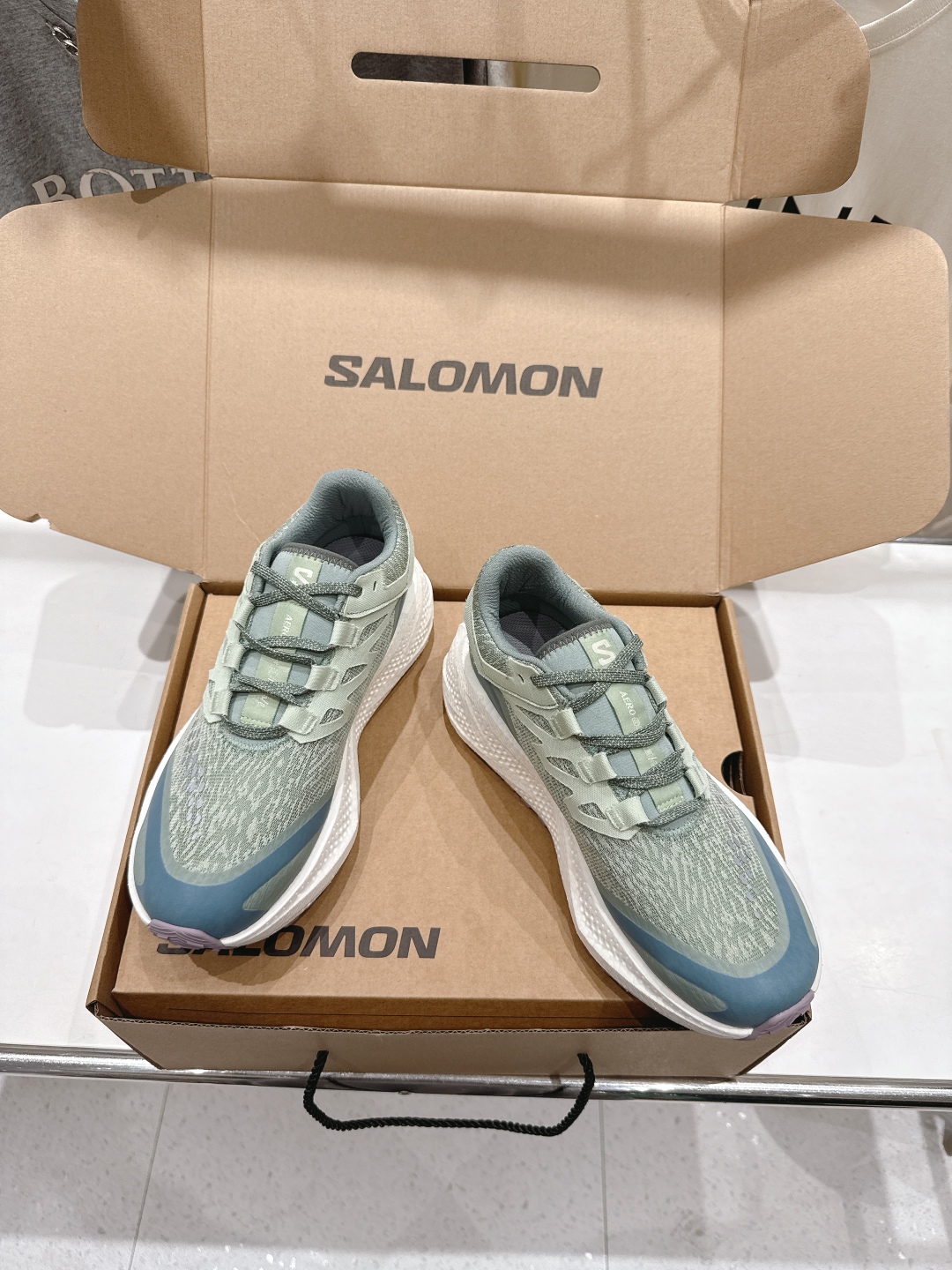 高版本出厂  情侣款
 Salomon萨洛蒙～2025ss最新款休闲运动鞋厚底登山德比鞋跑步鞋
搭配Sa