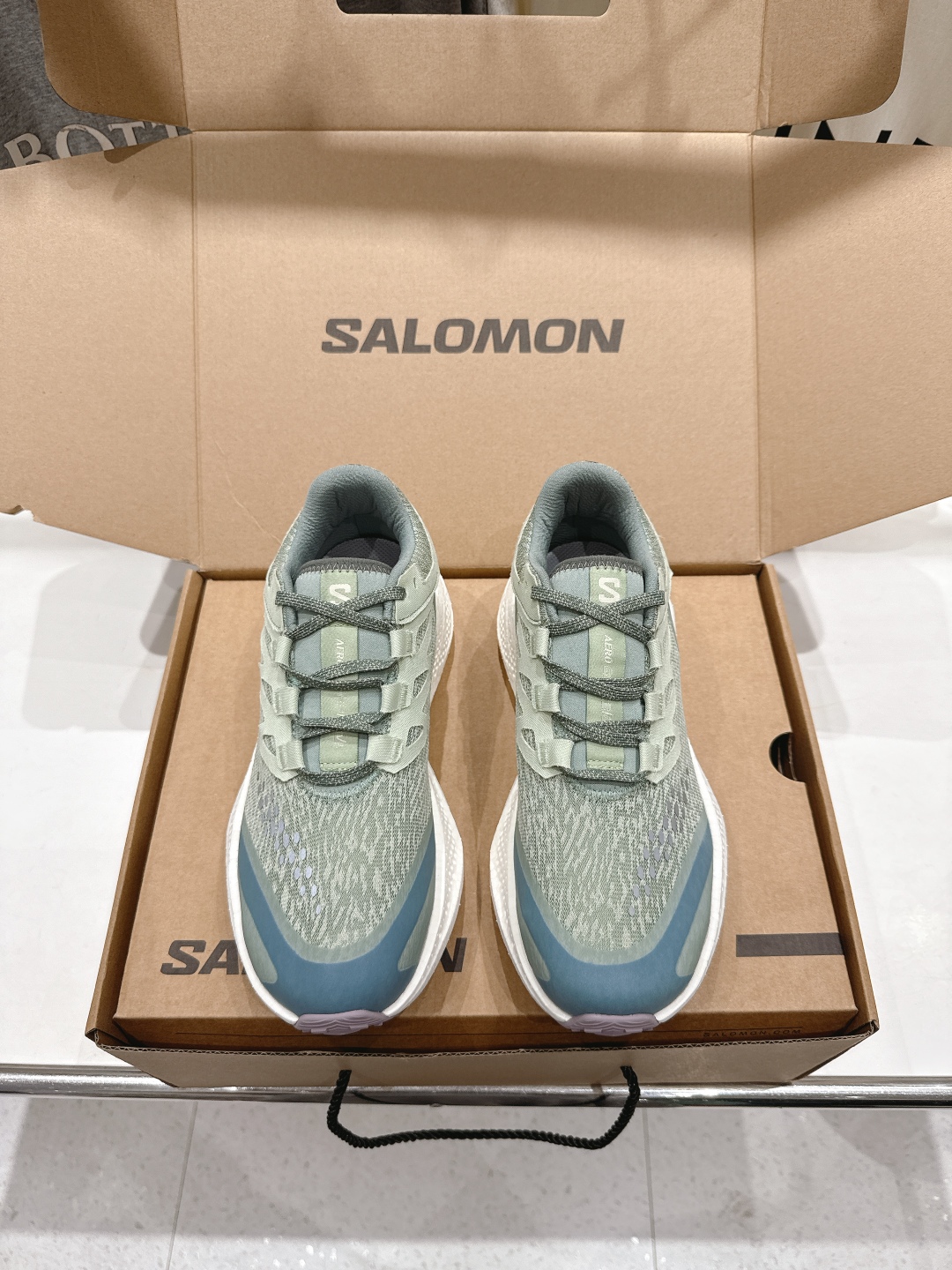 高版本出厂  情侣款
 Salomon萨洛蒙～2025ss最新款休闲运动鞋厚底登山德比鞋跑步鞋
搭配Sa