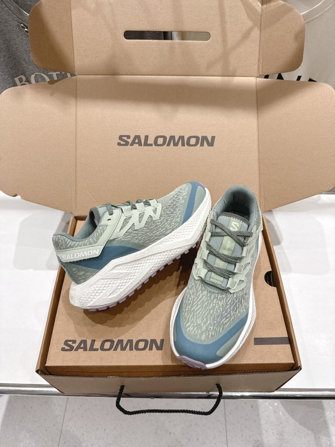 高版本出厂  情侣款
 Salomon萨洛蒙～2025ss最新款休闲运动鞋厚底登山德比鞋跑步鞋
搭配Sa