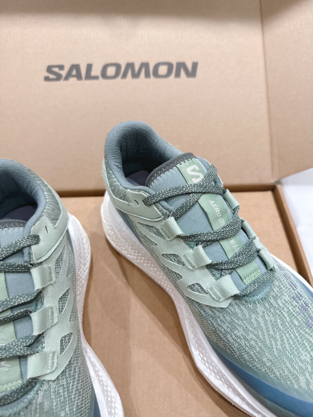 高版本出厂  情侣款
 Salomon萨洛蒙～2025ss最新款休闲运动鞋厚底登山德比鞋跑步鞋
搭配Sa