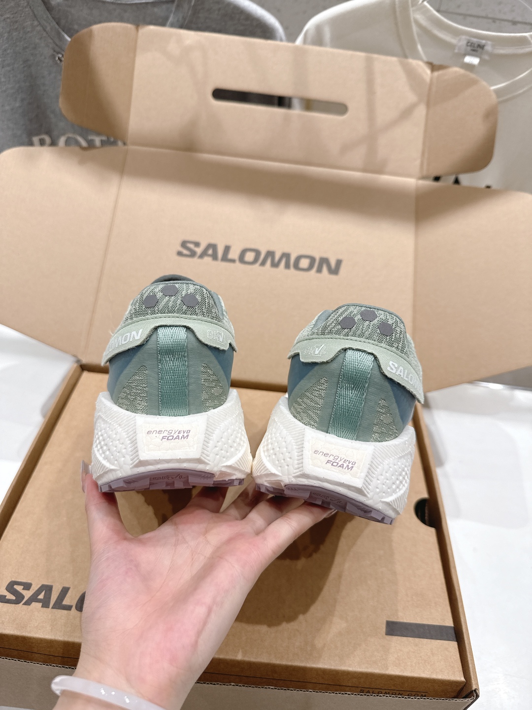 高版本出厂  情侣款
 Salomon萨洛蒙～2025ss最新款休闲运动鞋厚底登山德比鞋跑步鞋
搭配Sa