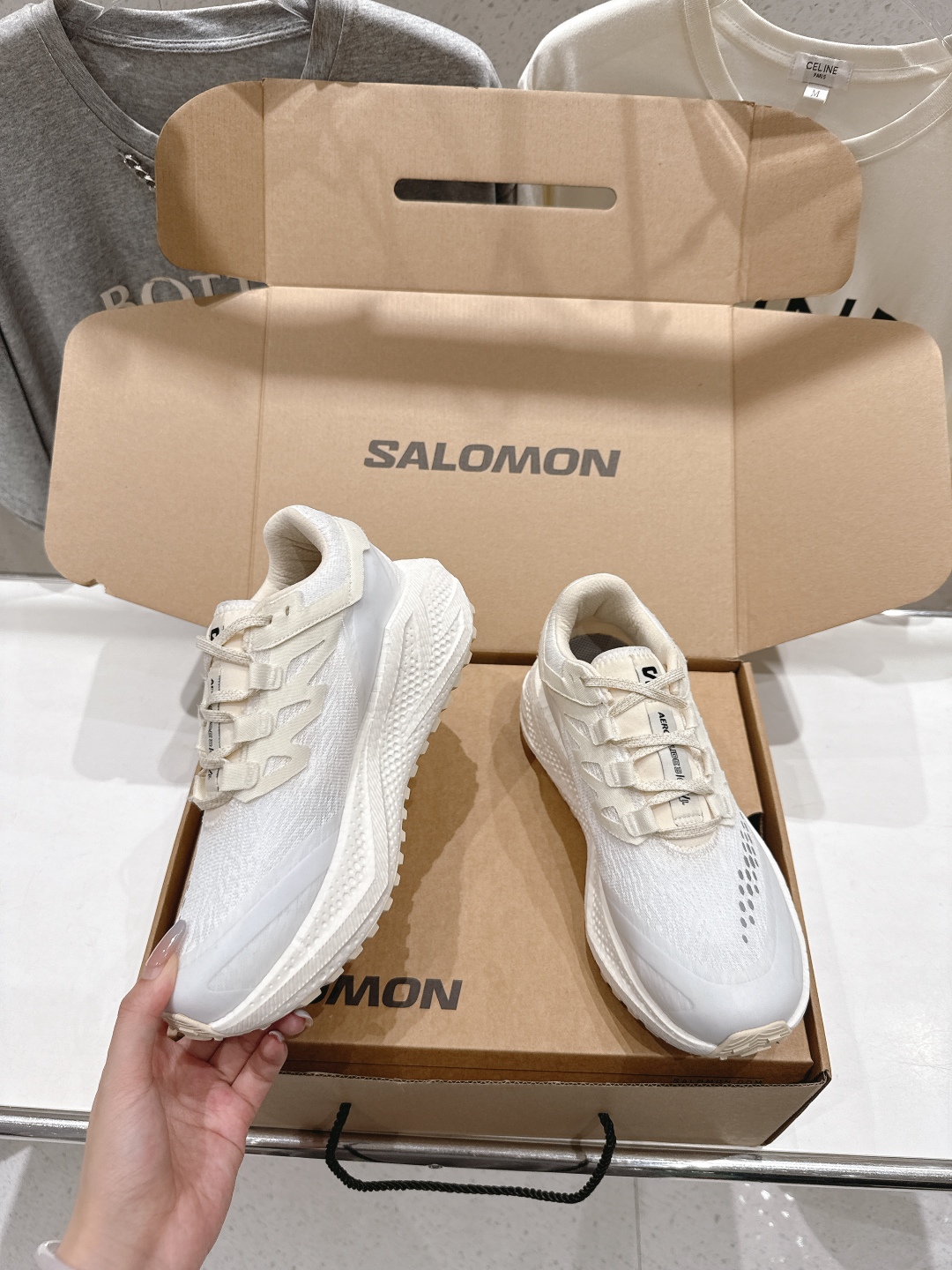 高版本出厂  情侣款
 Salomon萨洛蒙～2025ss最新款休闲运动鞋厚底登山德比鞋跑步鞋
搭配Sa