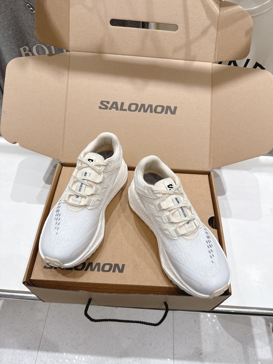 高版本出厂  情侣款
 Salomon萨洛蒙～2025ss最新款休闲运动鞋厚底登山德比鞋跑步鞋
搭配Sa