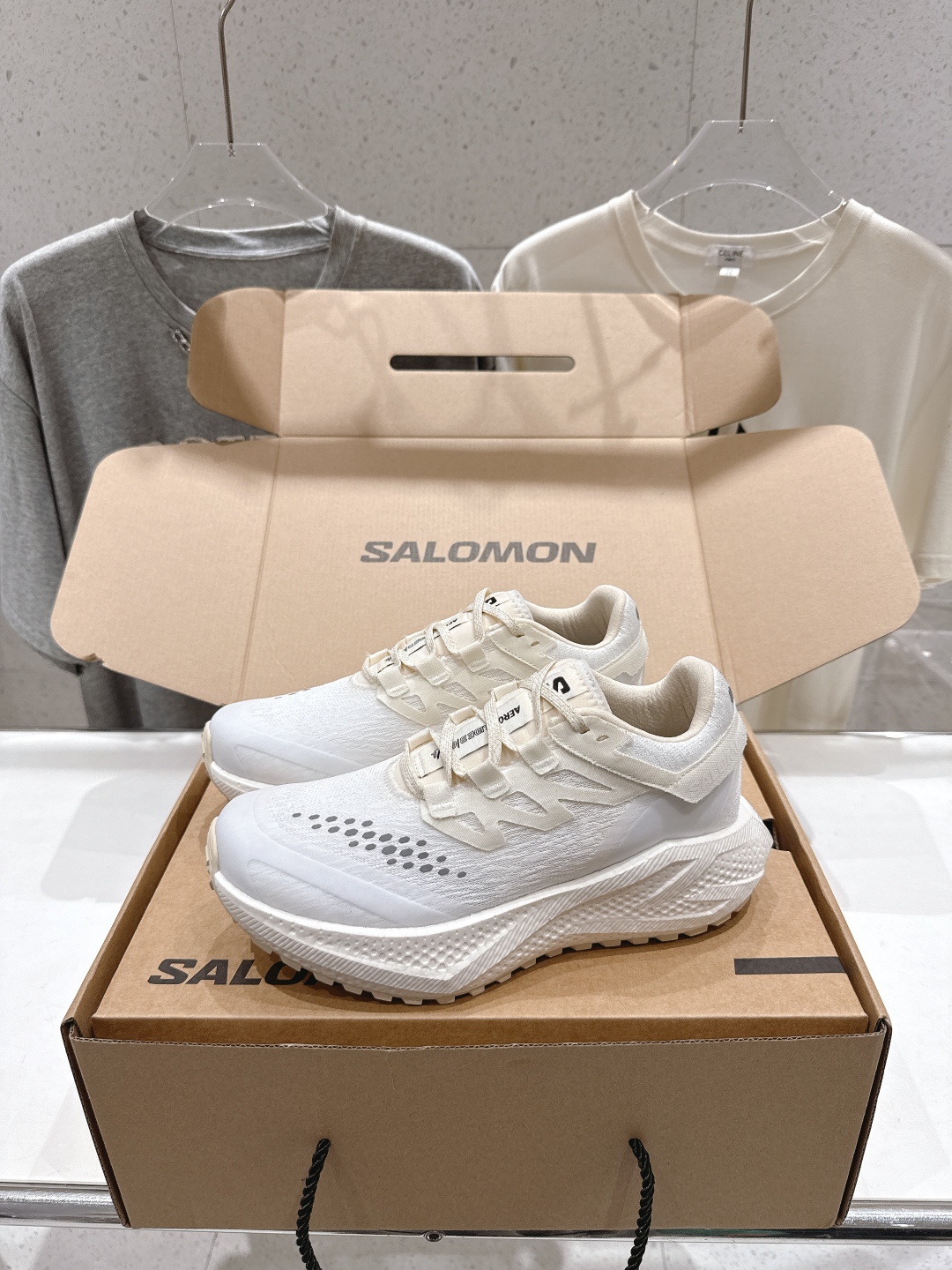 高版本出厂  情侣款
 Salomon萨洛蒙～2025ss最新款休闲运动鞋厚底登山德比鞋跑步鞋
搭配Sa